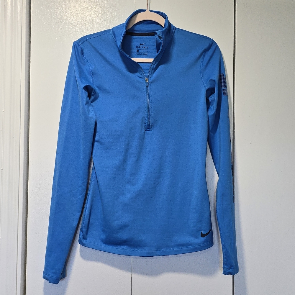 Nike Women's Blue Long Sleeve Top